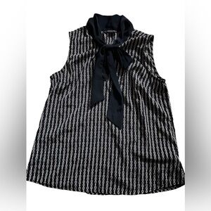 Tommy Hilfiger Women's Tie Top Size Medium